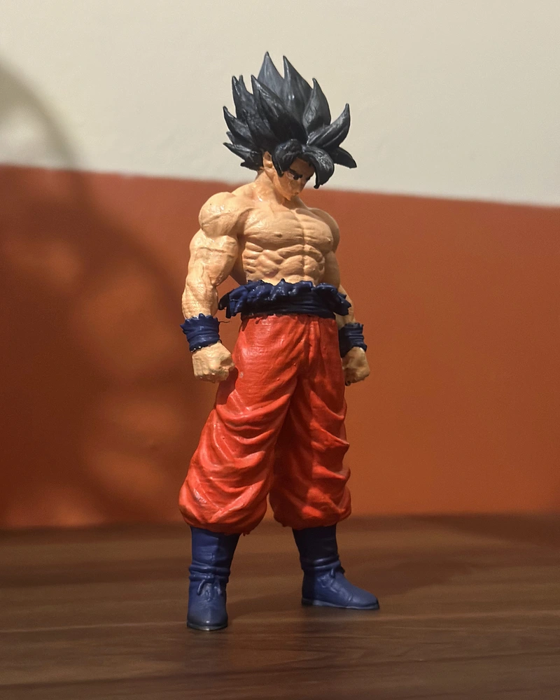 Goku Ultra Instinto Incompleto